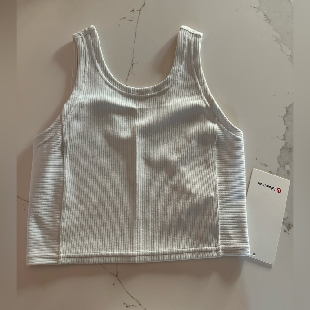 Lululemon cream size 4 cropped tank